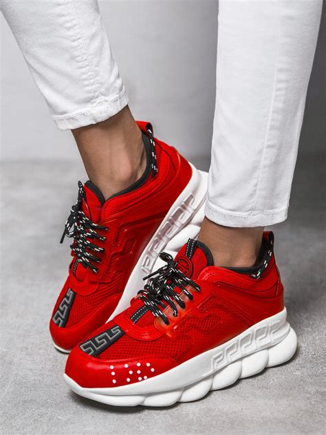 Rote Sneaker .